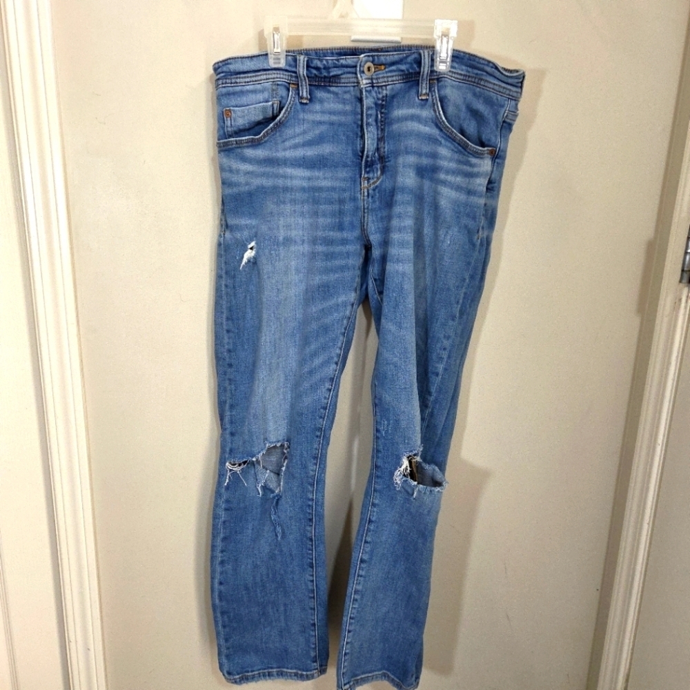 ⭐️Pilcro Distressed Boyfriend Jeans Size 30
